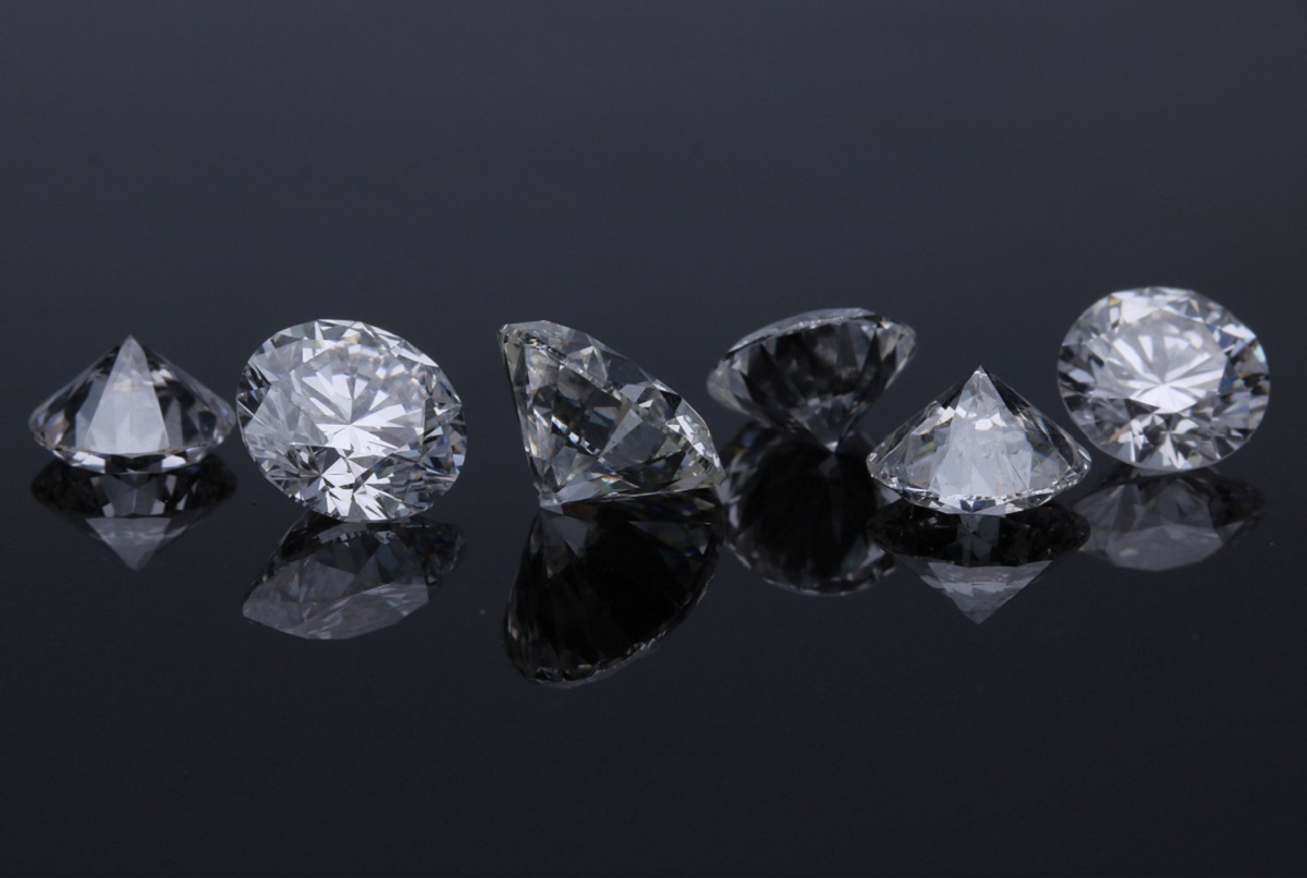 Intelligenza Artificiale per Accelerare l'Acquisto dei Diamanti